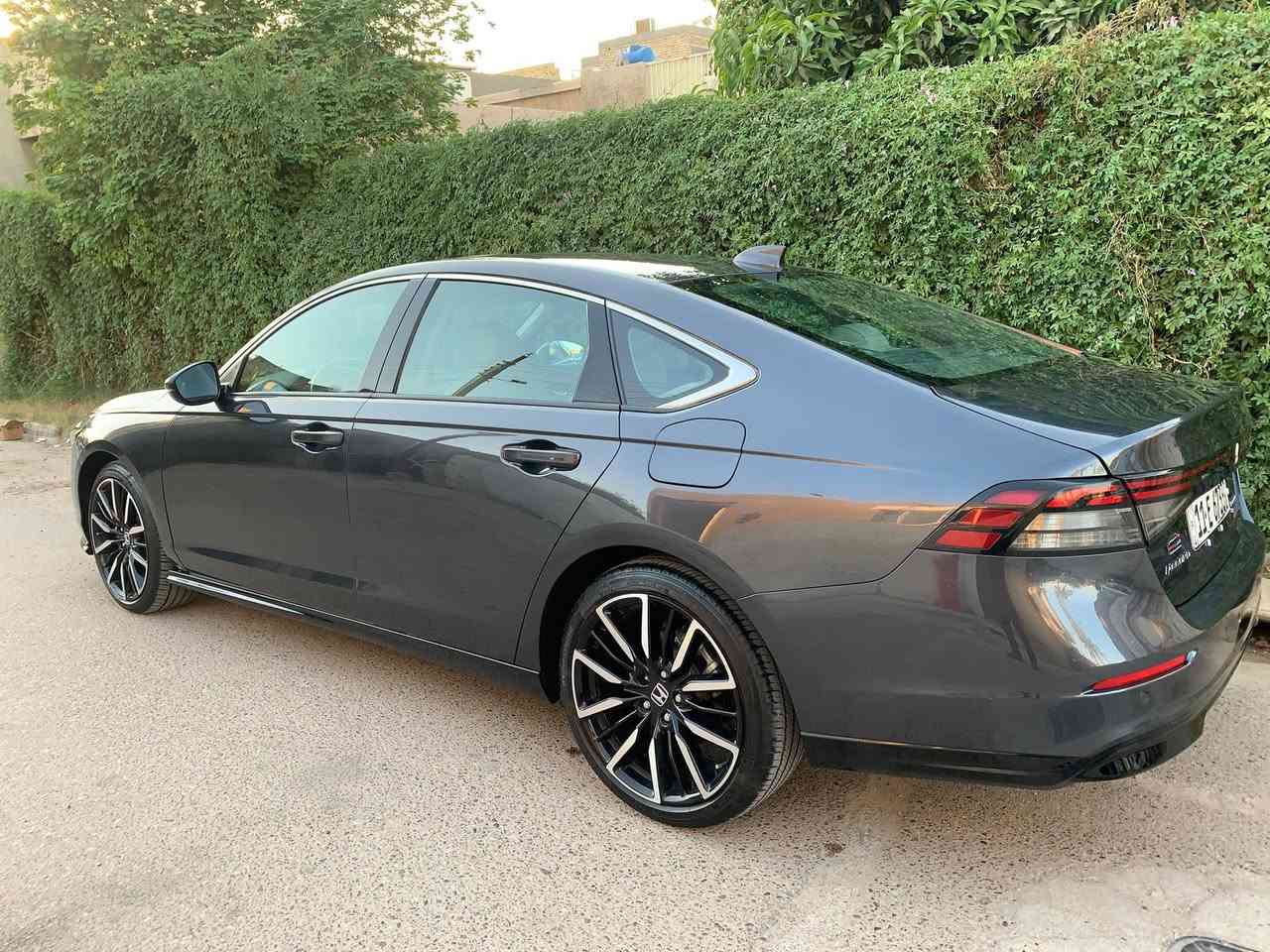 للبيع هوندا اكورد هايبرد موديل 2024 فئة التورنك يعني اعلى فئة ومواصفات
ماشيه 20 الف 

حادث امامي وراجع بارد يعني بدون صبغ فقط الدعاميه 

مكاني بغداد العامريه 

التواصل ***********

