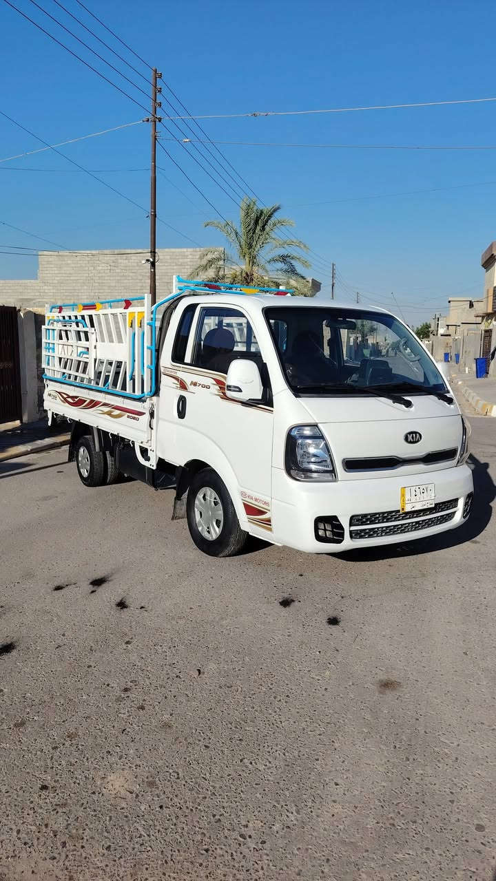 كيا ٢٠٢٠ شكل جديد رقم صلاح الدين مشروع وطني محرك كير شرط تبريد ثلج تخم تاير و صدر جديد شاصي شرط ماشيا ١٤٩  سياره بيها صبغ بل ربعيه مئشر علي باقي مكفولة كفالة عامه مال بيت واحله من صور بدون محجل سعر ١٢٨ وبيها مجال مكان سياره بيجي *********** ***********
