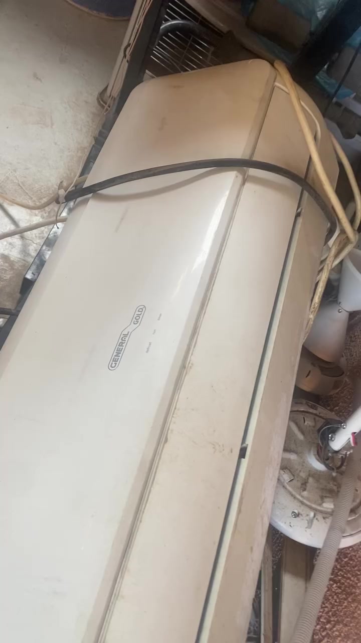 سبّلت للبيع ***********. شغال ثلج شرط سعر ٢٥٠.  ٢ طن
