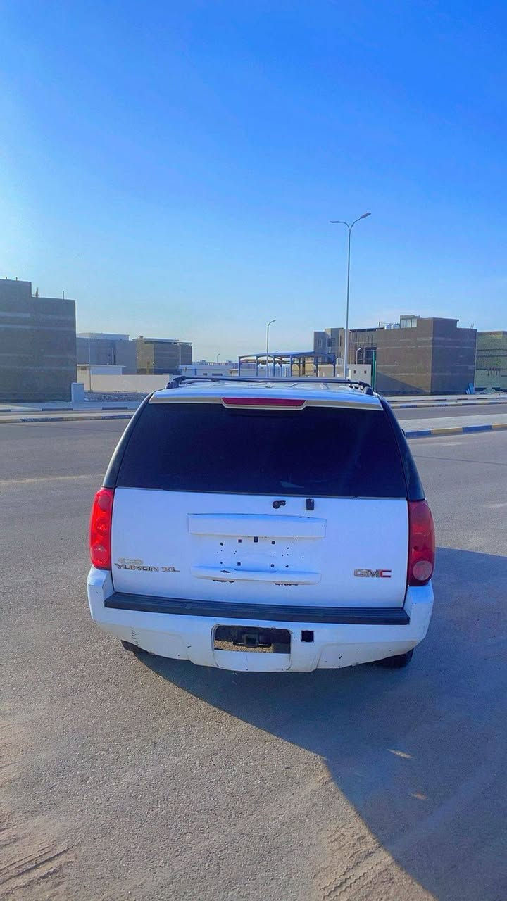 السلام عليكم يوكن طويل ٢٠١١ سيارة جديدة بلكارتون بدون كصه تخم تاير جديد حدادية تبريد كير مكينة اكسل كله توب مستعجل ع البيع مكاني بصرة
السعر ٤٨ وبيها مجال 
للاستفسار
***********
