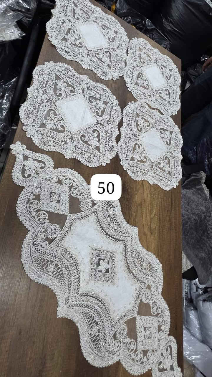 طقم 5قطع 
خيط مقصب 
100×40
مع اربع قطع
متوفر جاهز للشحن المباشر 
100 طقم من كل موديل 
فضي -كريم- كابتشينو


**إذا كنت صاحب هذا الإعلان وتريد حذفه لأي سبب، رجاءا أرسل رسالة إلى الدعم الفني**