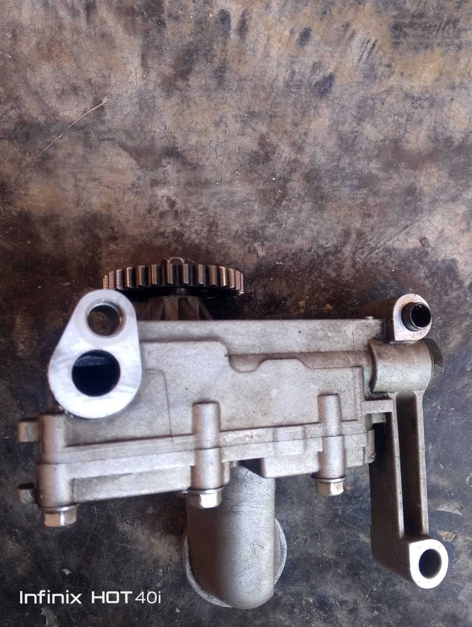 ئويل به مب سورنتو مه كينه  24.    20   عادي يسير.   مضبوت.    سعر.   70.  الف    ***********.      جم جه مال.
