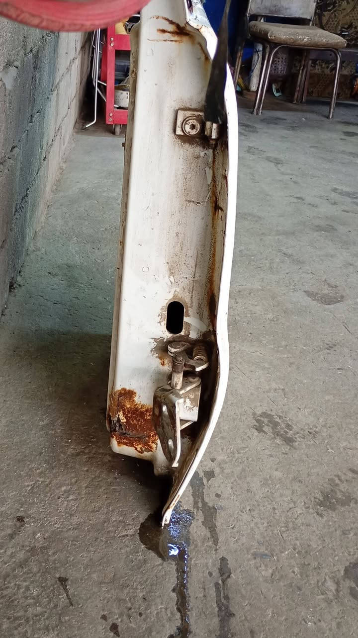 باب ck خلف السائق للبيع بي معجون مثل ما موضح بلصورة ومطوز فقط مع القلابات مالتو
قيم واخذ  اتصل ***********
