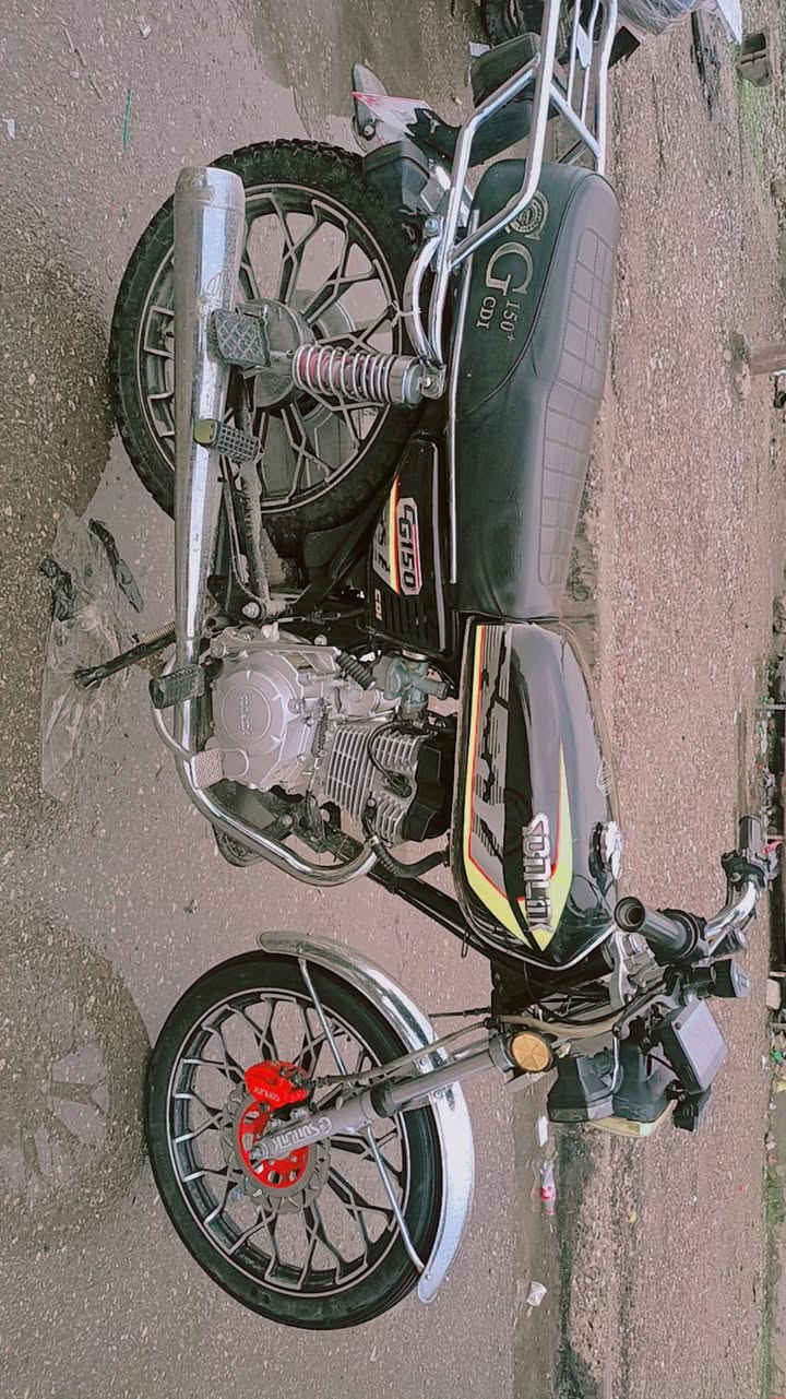 سلام عليكم 
دراجه سونك للبيع موديل 2024محرك مامفتوح كبس كهربيات كامله السعر650 وبي مجال رجائن الموشراي لا يتعبني ***********مكان كركوك
