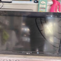 شاشه LG  حجم 32 السعر 75  الرقم 07742220934