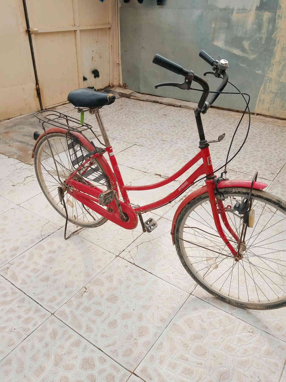 سلام عليكم هاذه البايسكل البيع نضيف حجم 26 سعر 75وبي مجال مكان بغداد قرب بسمايه السفسار ***********
