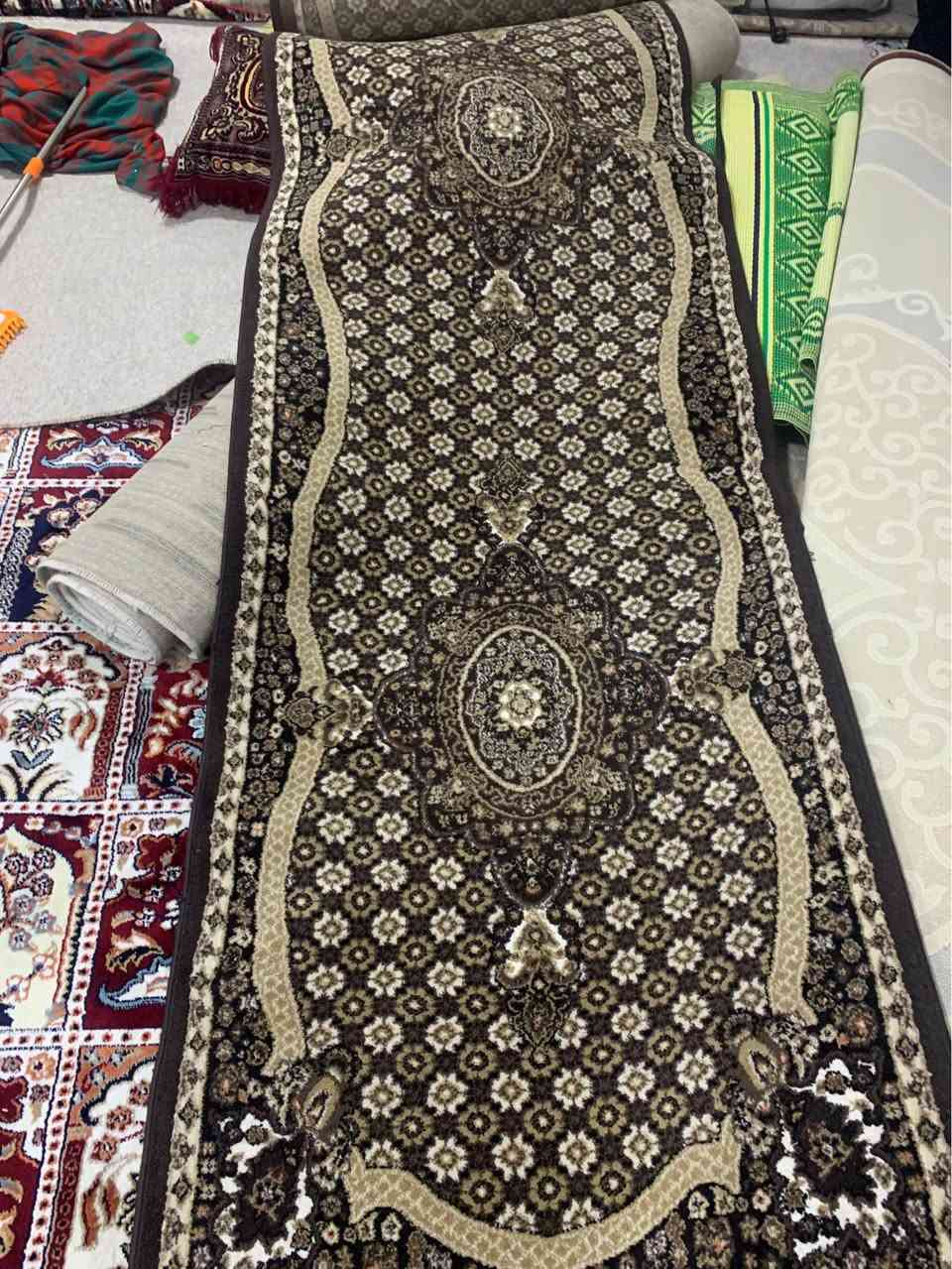 مفروشات مسخدم ٥ ايام عدد ٢
الجوزي ٣*٤  سعر ٩٠
كريمي ٣*٥ سعر ١٠٠ بي مجال قليل
 زوليات عدد ٤ كل زوج ٥٠ الف
*********** كركوك, العراق
