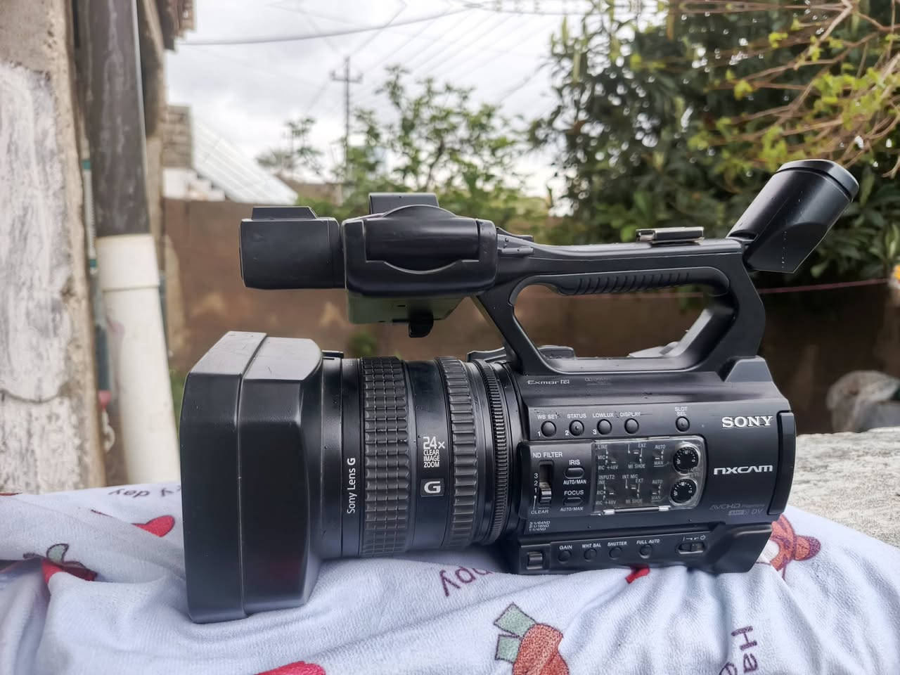 كامرة فديو NX100
غنيه عن التعريف تصوير فول ايج دي 
السعر 750 شرط نضافه وضمان سعر رخيص لان محتاج


**إذا كنت صاحب هذا الإعلان وتريد حذفه لأي سبب، رجاءا أرسل رسالة إلى الدعم الفني**