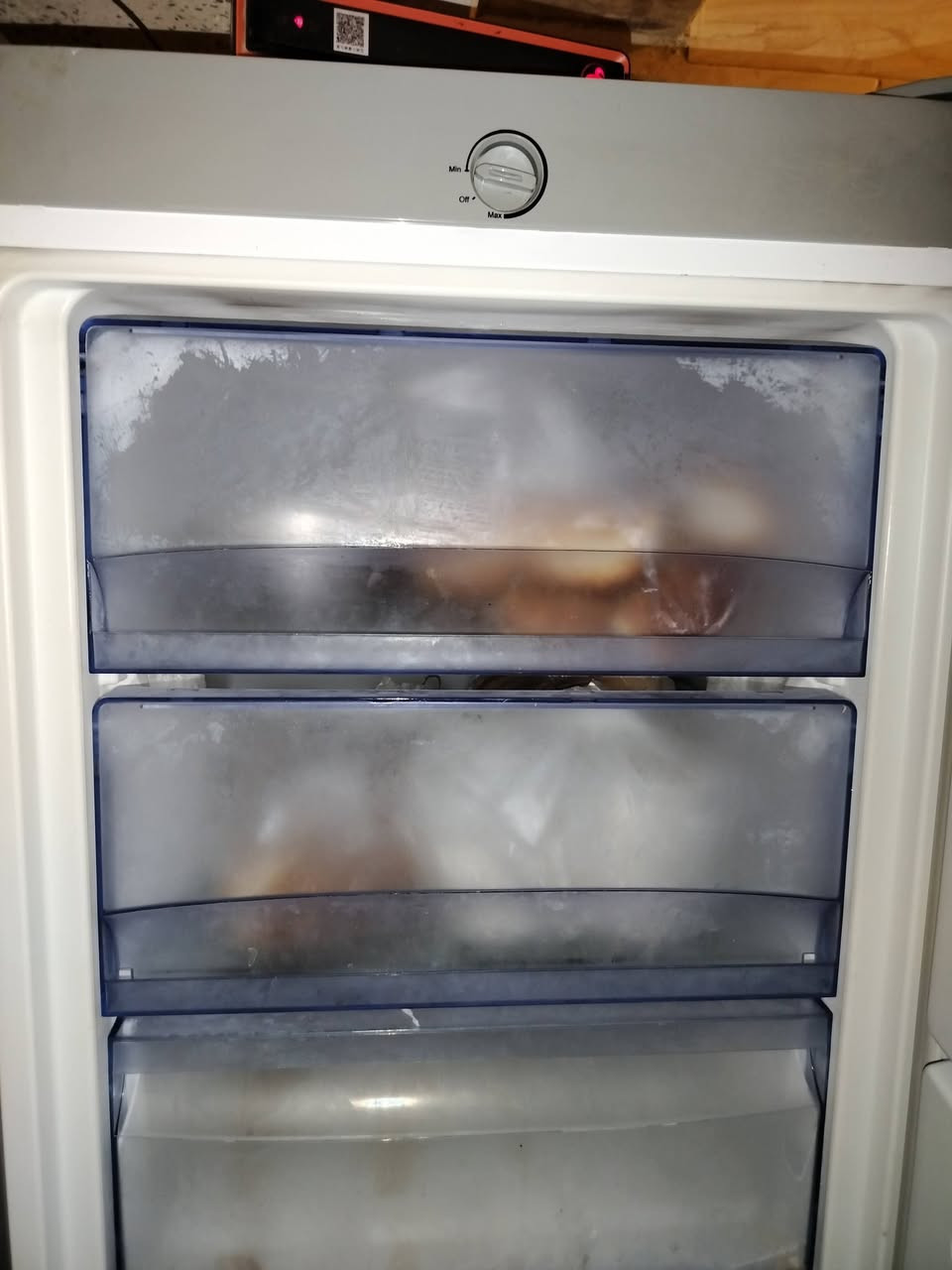 مجمدة عمودي أمريكي
سلام عليكم مجمدة عمودي جديدة  استعمال كلش قليل 
السعر ٤٠٠ الف بيهة مجال بسيط مكاني الحسينية 
***********
