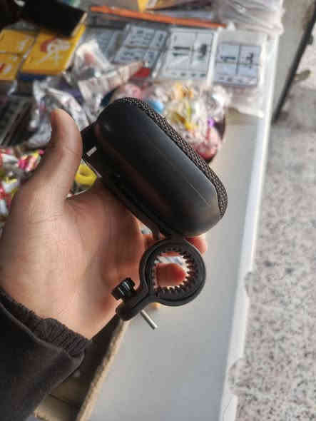 السلام عليكم ورحمه الله وبركاته 
متوفر سبيكر صوت 🔊
يستخدم بايسكلات دراجات ناريه 🏍️ 🚴 
ضد الماء ☔
يدوم لساعات طويلة 🔋
شحن تايبسي
مدخل ميموري ذاكرة 💾
صوت نقي 
ينشد على الستيرن 
يدعم  العكسي بور بانك 🔁
السعر ١٢ الف 
يتوفر توصيل كافة انحاء العراق 
الموقع الموصل 
للاستفسار اكثر التعليق او المراسله خاص 
للطلب ***********
