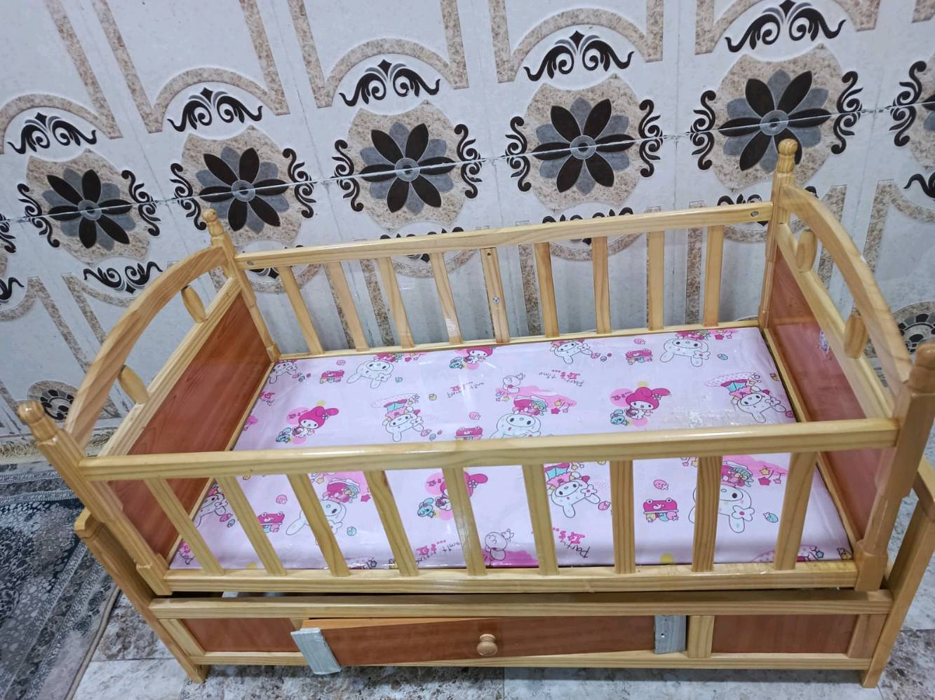 كاروك للبيع نضيف ما بيه شي مكاني حمدان سعره ٣٥ الف للاستفيار واتساب ***********