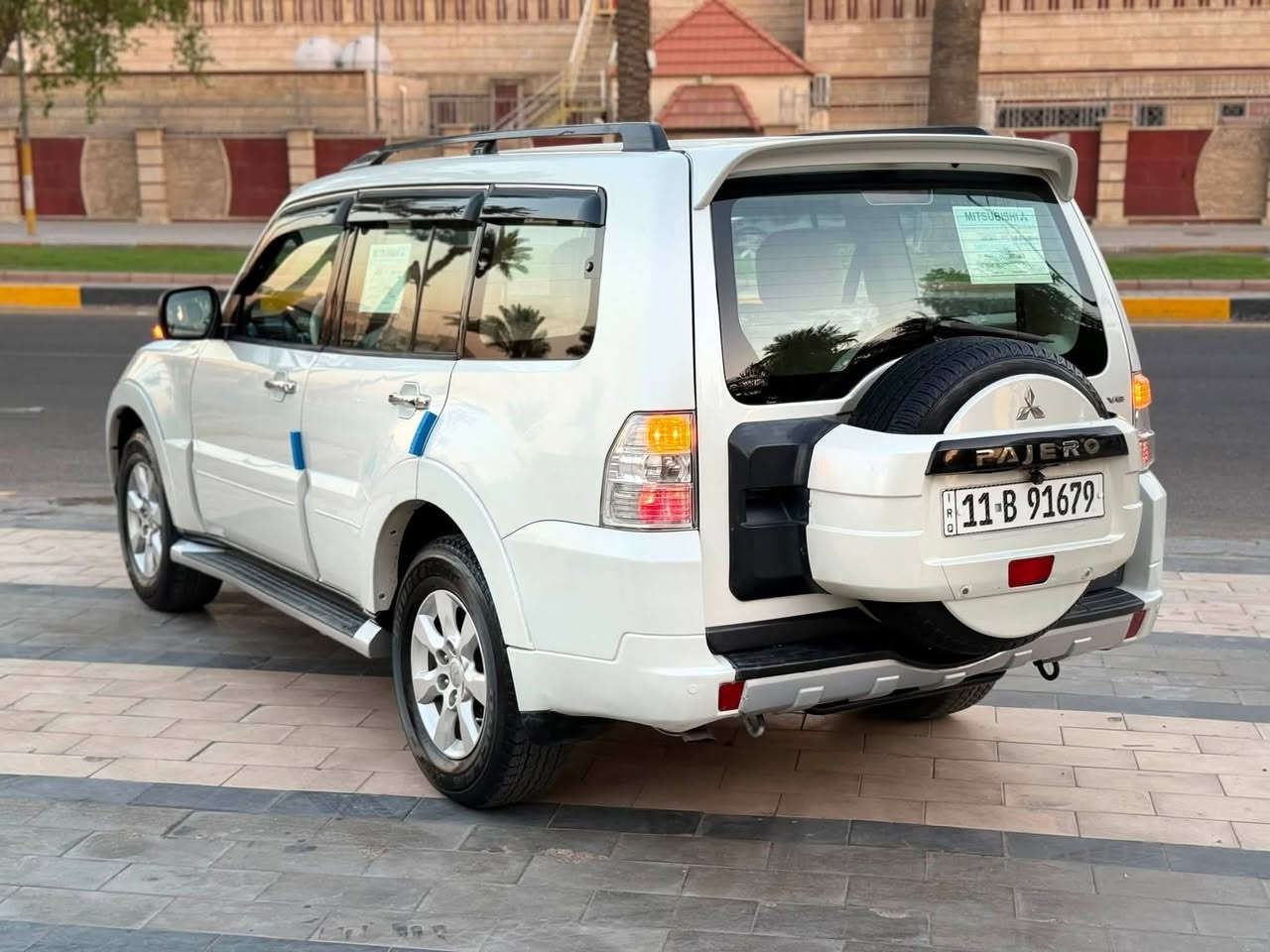 باجيرو 2010حبتور فول مواصفات لون ابيض صدفي حجم المحرك 3500 رقم بغداد دولي باسمي بدون حادث جاملغ وبنيد صبغ اثر شخوط فقط رش غيره مكفوله كفاله عامه سياره كلين على وضع الشركة معروفه خليجي السياره جديده مال جناي كشنان كهربائيه دوشمه جديده.منضومة غاز. مري شفط تحكم استيرن شاشة اندرويد تبريد 3 قطع ثلاجه تخم. تاير كير مكينه حدادية خير من الله سياره جديده لوك حساسات خلفيه.السعر 125 وبيها مجال ..واسط العزيزيه .***********
