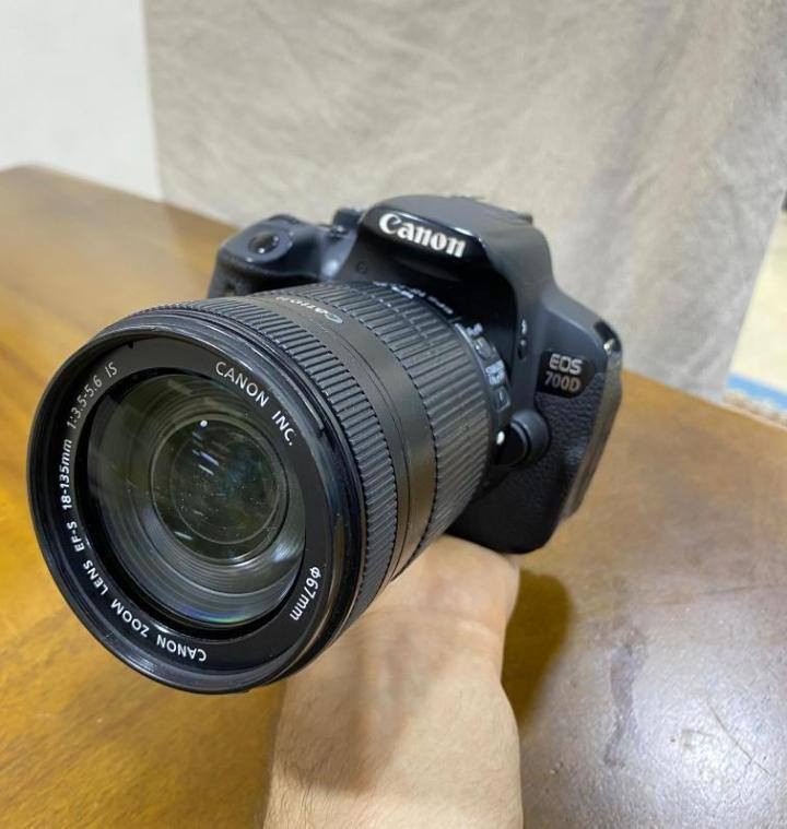 كاميرا كانون 700d
العدسة 18-135 mm

الكاميرا نظيفة مال مصورة و انت قيس شكد نظيفة 
تاخذها شرط الفحص

السعر// 375 
للتواصل// 7758629844


**إذا كنت صاحب هذا الإعلان وتريد حذفه لأي سبب، رجاءا أرسل رسالة إلى الدعم الفني**