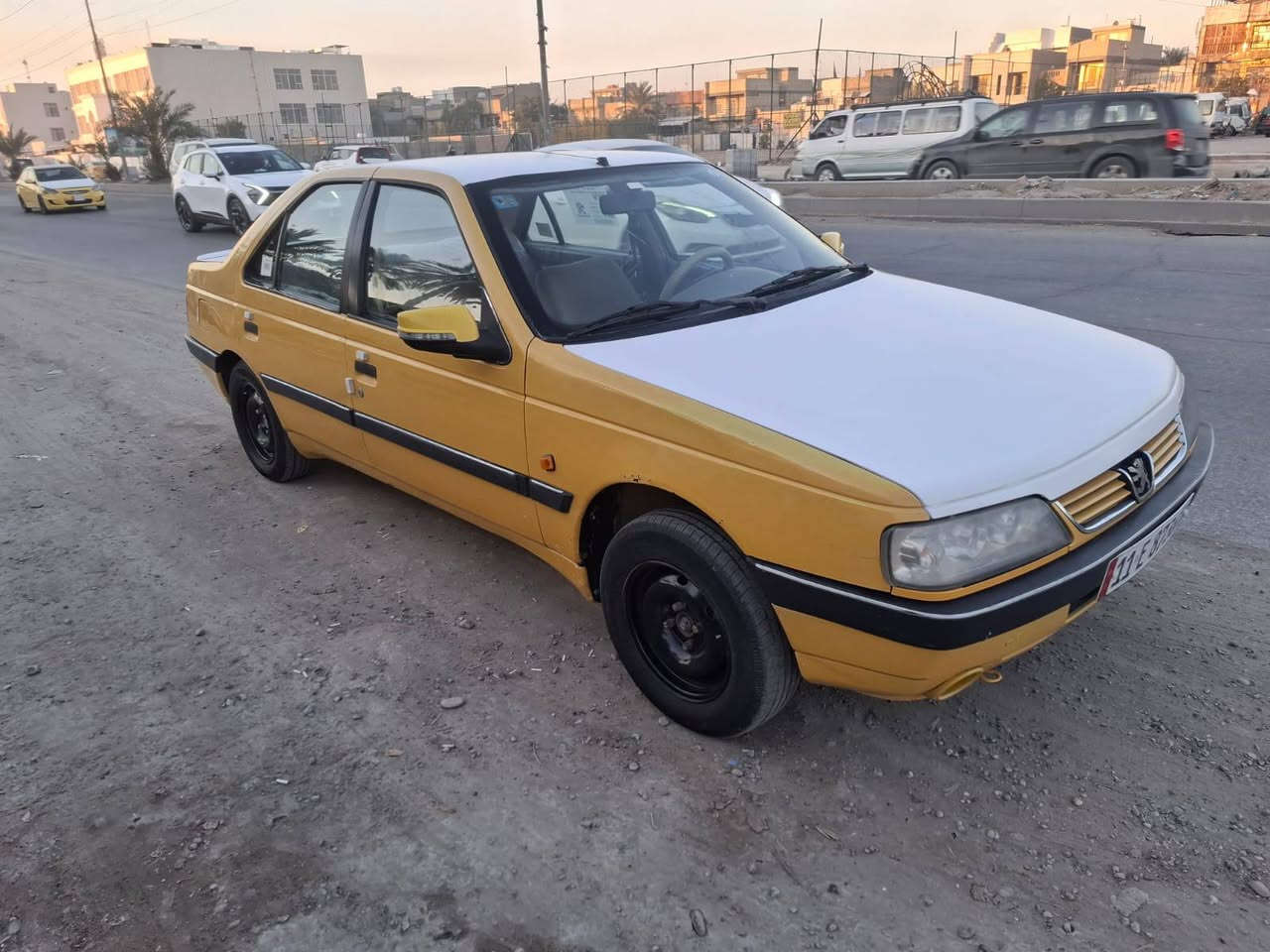 السلام عليكم
من رخصة الادمن 

بيجو 405 موديل 2013 سياره كلش نظيفه وجاهزة 

كير مكينة كفاله صدر امامي خلفي السياره احلى من الصور

هزه جديدة رقم الإنكليزي الجديد رقم بغداد 

مصفره هيئة وغرامات سنوية لل28

سياره شبر بالجاملق الخلفي معمر موجودة الصورة مالته 

سعرها 38 وبيها مجال بسيط

***********
