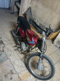 ايراني 4 كير دراجه جاهزه مابيها اي نقص رايدها ب175وبيها مجال شي بسيط ك...
