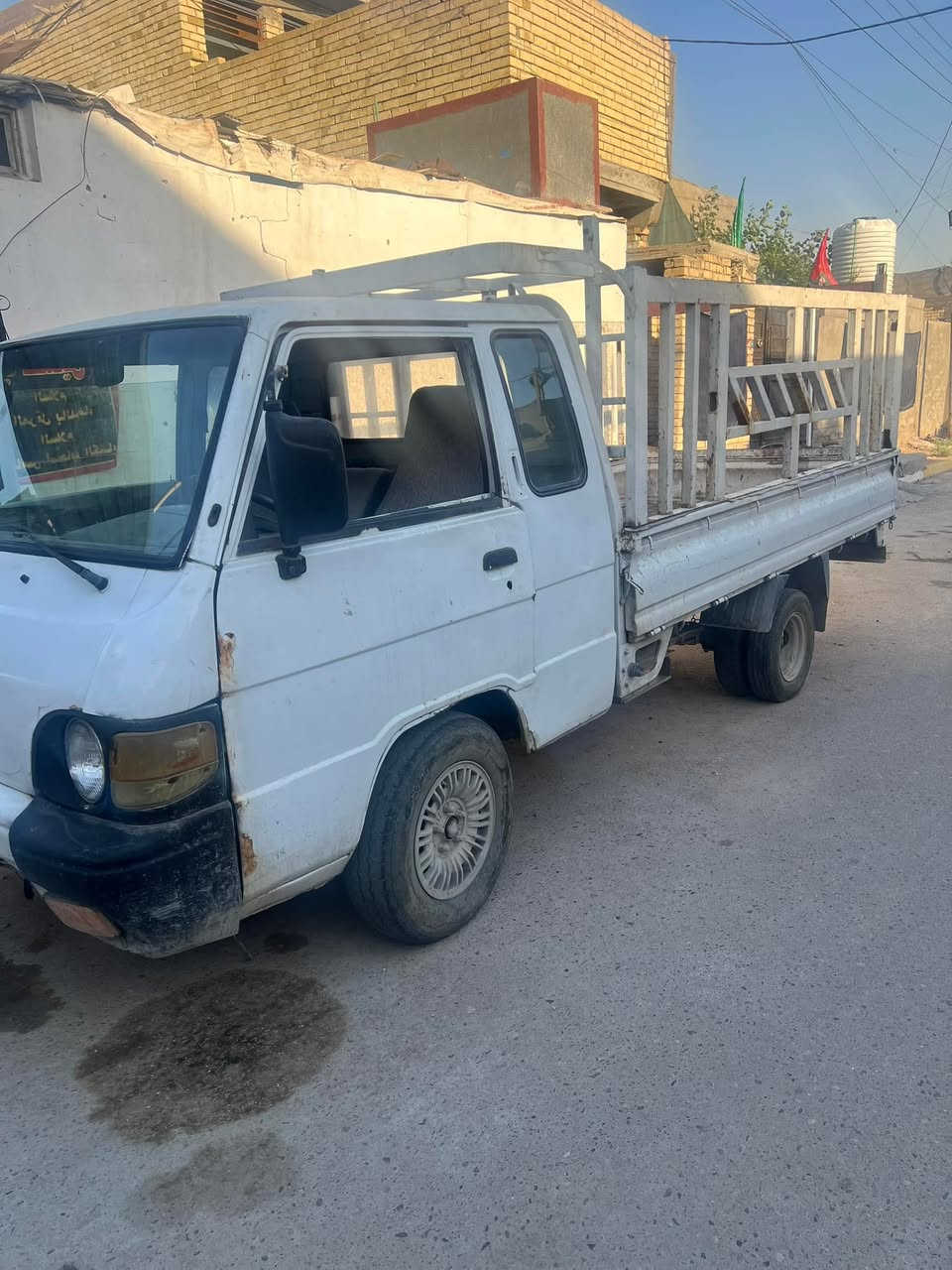 هوندا حمل موديل 95 كير ومكينه بنكو سياره بسمي ورقم بغداد ومصفره من الغرامات قبل شهر حولتها سعر 35 وبيها مجال بسيط *********** رقمي سياره موجوده بل رئاسه مال معلمين
