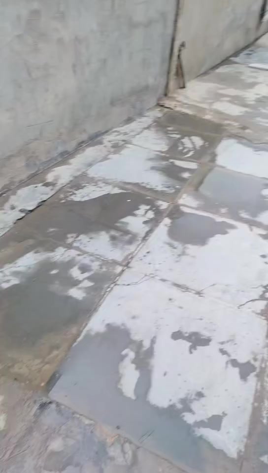 200متر لبيت مجمع حي الصناعي الشهداء عل شارع الريسي سعد لبيت 60وبي مجال قليل ***********
