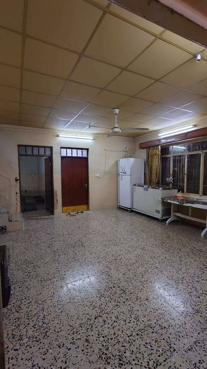 ⚜️عروض ( العصر الذهبي لتجارة العقارات والمقاولات )⚜️
____________________________________________________
🏠♦️ دار للبيع قديم في حي القادسية الثانيه مقابل حديقة قرب سايدين المولى
___________________________________________________

📌التفاصيل

♦️مساحة (200متر)

♦️واجهة ( 10 متر)

♦️ الطابق الأول ( 2 غرفة نوم وهول واستقبال ومطبخ وصحيات )

♦️الطابق الثاني ( 4 غرف نوم وهول وصحيات ).
___________________________________________________
للاستفسار / مراجعة مكتب العصر الذهبي لتجارة العقارات والمقاولات أو الاتصال على الارقام التالية ⬇️

📱***********

📱***********

📱***********
____________________________________________________
🛑علما أن مكتبنا يحتوي على (👷مهندس استشاري للبناء والمقاولات/⚖️محامي مختص في ترويج وتعقيب المعاملات) لاتمام اعمالكم علي يد المختصين بها . 
____________________________________________________
⚜️موقع المكتب حي النور قرب اسواق عبد الحكيم.
