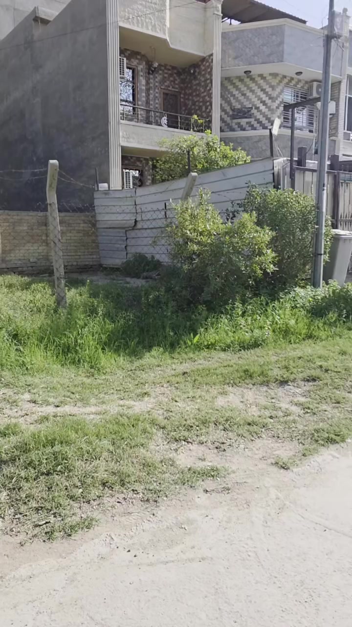 #اليرموك 
 
مشتمل درجة أولى سكني للبيـــــع 
فــي اليرمـــوك قرب جامع الشواف
محلة 616

#مســــــاحــة_80_متــــــــر

#واجهـــــــــة_4_متــــــــــر

#النــــــــــزال_20_متـــــر
      تشجير امام البيت

        يحتوي على 
3غرف نوم ... صالة ضيوف
مطبخ .. حمام.. حمامات عدد2
منور .. كراج

#السعر_الكلي_40_شدة
 ( التفاوض مع صاحب العقار مباشر )

__

كل ما هو جديد ومميز وراقي سوف تجده متوفر لدينا 

نكفيك عناء البحث لتمتلك اليوم عقار الغد 

عزيزي الزبون 
كل ما عليك الأتصال بكادر المكتب المختص 
للبحث على عقارك وانت في بيتك 
والكادر ايضا يغنيك عن عرض عقارك للبيع او للأيجار 
وهو قادر على بيعه او ايجاره في خلال فتره زمنيه قليله 

__
ليصلك  جميع العروض  العقارية تابع الصفحة 

https://www.instagram.com/albaz.00?igsh=MTY5d3RxaXg5b28zbw==

https://www.facebook.com/profile.php?id=61566332761347&mibextid=ZbWKwL

للأستفسار ...
  تفضلو بزياره الى المكتب 
 بغداد .. اليرموك ..

او الأستفسار ع الارقام ادناه 
 (متوفر واتساب )

‏ 0774 688 8480 

 #عقارات_بغداد #عقارات_اليرموك_المأمون_الداخلية_القضاة_الحمراء_السفارات_القادسية_الحارثية_حي_الجامعة_الخارجية_العدل
