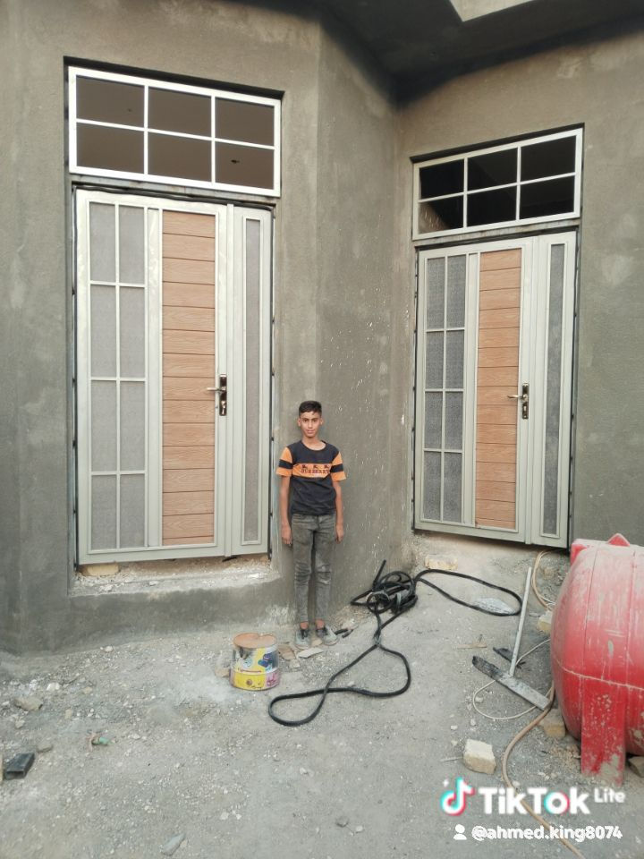 معمل احمد الحداد كافت انواع الحديد واحدث التصاميم ابواب وشبابيك وسقاف وبسعار مناسبه العنوان تقاطع الصياغ يمكنكم التواصل عل وتساب ***********/***********
