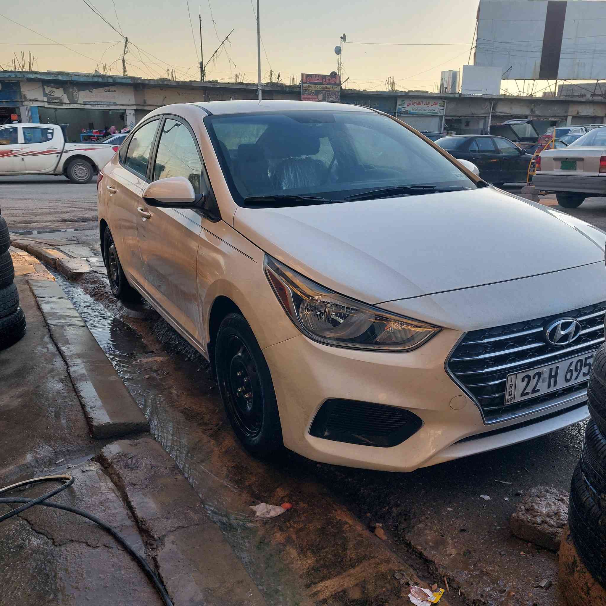 السلام عليكم
اكسنت ٢٠١٩ نص فول
صور الحادث موجوده
وبيها جاملغ السائق صبغ بدون دواخل بدون ايرباك 
السياره ماشيا ٦٦ 
المحرك شرط مامفتوح
والكير ايتي شرط
شرط التحويل 
السعر ١١٠ وبيها مجال للطيبين 
مكاني موصل الجديدة 
***********
