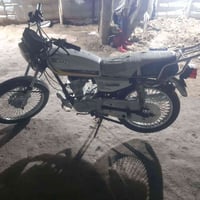 دراجه  اربعه كير اوراق ٤٠٠ وبيها مجال 07727580833