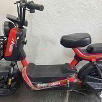 دراجه للبيع شحن حجم ١٤ كلش نضيفة سعره ٢٥٠ الف اني اخذته ٣٥٠ الف قبل كم...