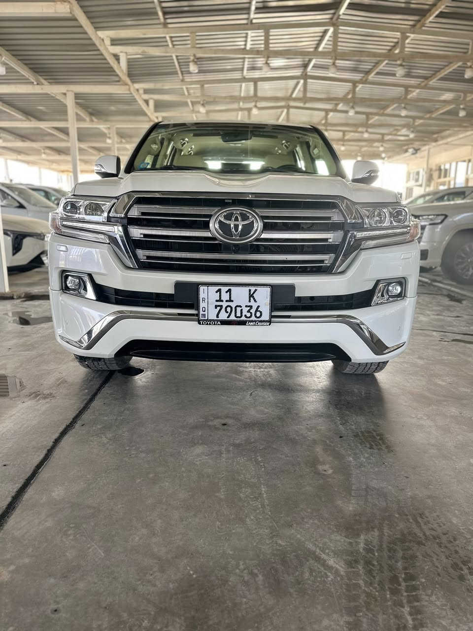 لاندكروز  جكسر موديل 17 بريم اصل ام الشاحنه الباب الاول . مكفوله كفاله عامه عدا گرن الدعاميه من صفحة الصدر بس وسونارها موجود . سياره ترايها مال زيرو عليها ادامه كامله فلس متصرف عليها . مكينه 6 سلندر 4000 . ماشيه 56 حقيقي رقم بغداد تحويل مباشر مكان السياره الكوت استفسار اكثر اتصال ع الرقم ***********
