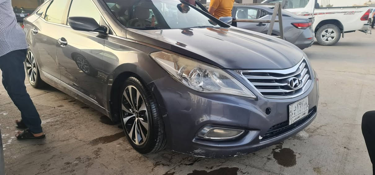 السلام عليكم من رخصت الأدمن ازيره موديل ٢٠١٢ وارد امريكي  فول عده البنرامه رقم بغداد انكليزي تحويل ثاني يوم السياره كير محرك تبريد خير من الله حداد يرادله شويه ترتيب السونار ويه الصور  بيه اربع قطع صبغ ابيع حزام بدون اي دواخل للبيع او المراوس حسب القناعه سعره ٩٠ وبيه مجال قليل مكاني التاجي سبع البور هذا رقمي 
***********
***********
