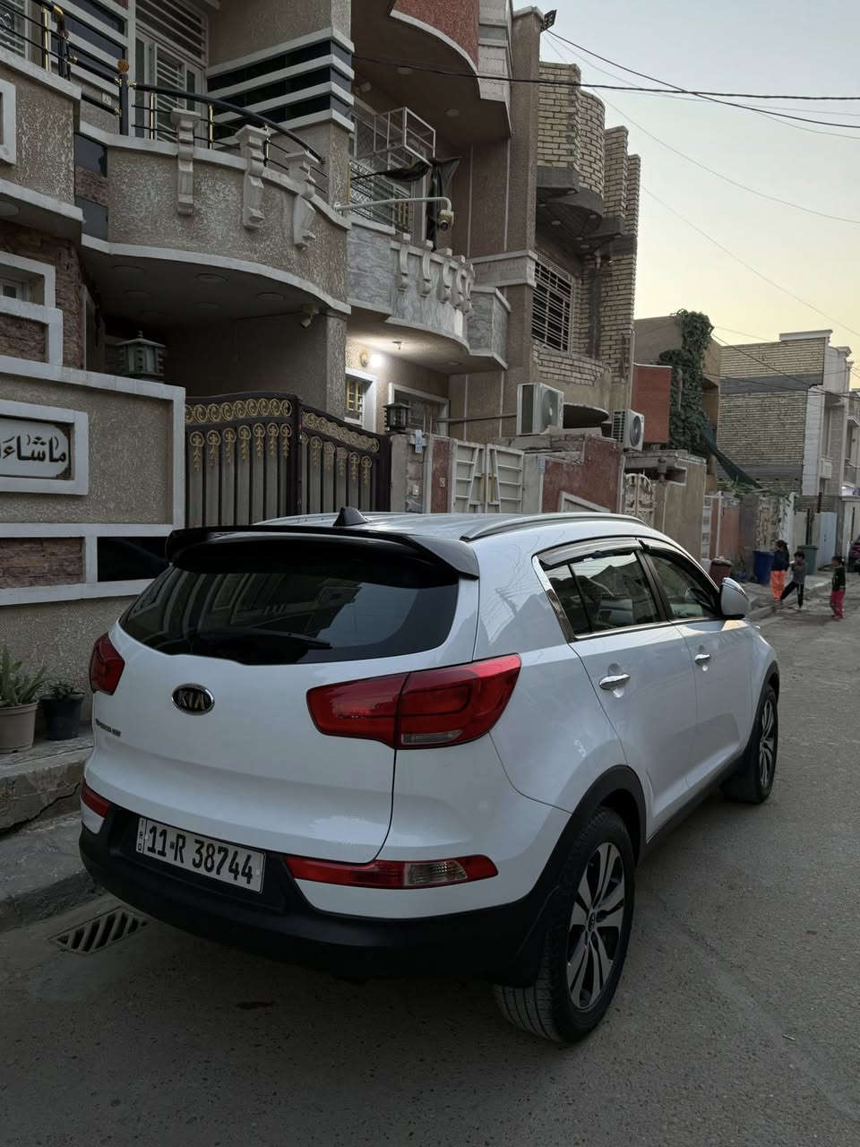 السلام عليكم للبيع
سبورتج 2013 خليجي سلوفاكي 

كفالة عامة من الضربة والصبغ والبارد 

سونار مرفق مع الصور 

مكينة 2000

ماشية 134k

فول مواصفات عدا البنوراما 

بصمة 

منظومة زنون كاملة

شاشة تاب اصلية  

تخم تاير جديد 

رقم بغداد الجديد 

السيارة كاملة بدون اي نقص 

باسمي السيارة 

السعر 165 وبيها مجال بسيط 

العنوان بغداد الشعب 

***********
