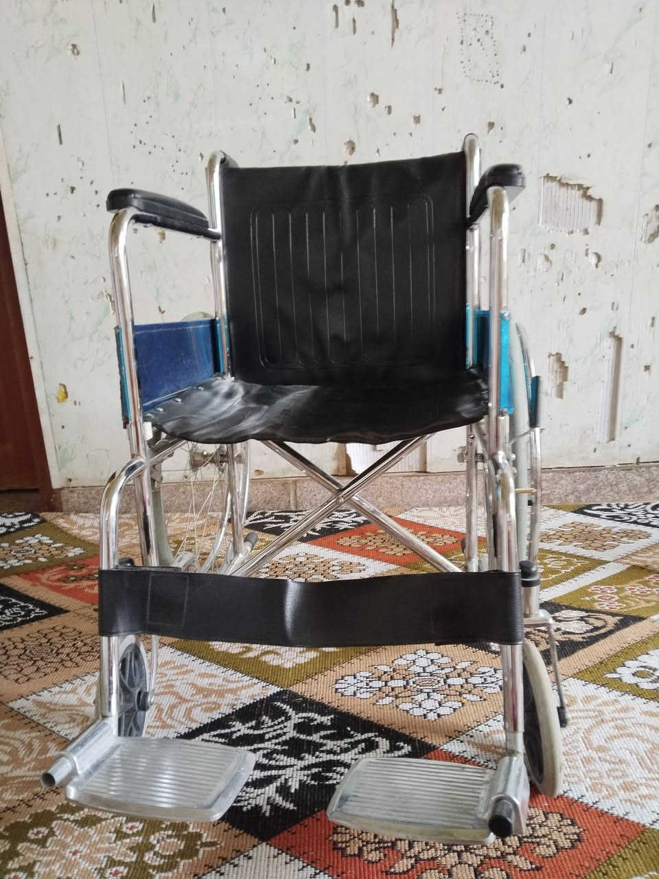 عربانة نظيفة جدا استعمال قليل
السعر ٦٠ الف وبيها مجال
عنوان النجف حي النصر 
***********
