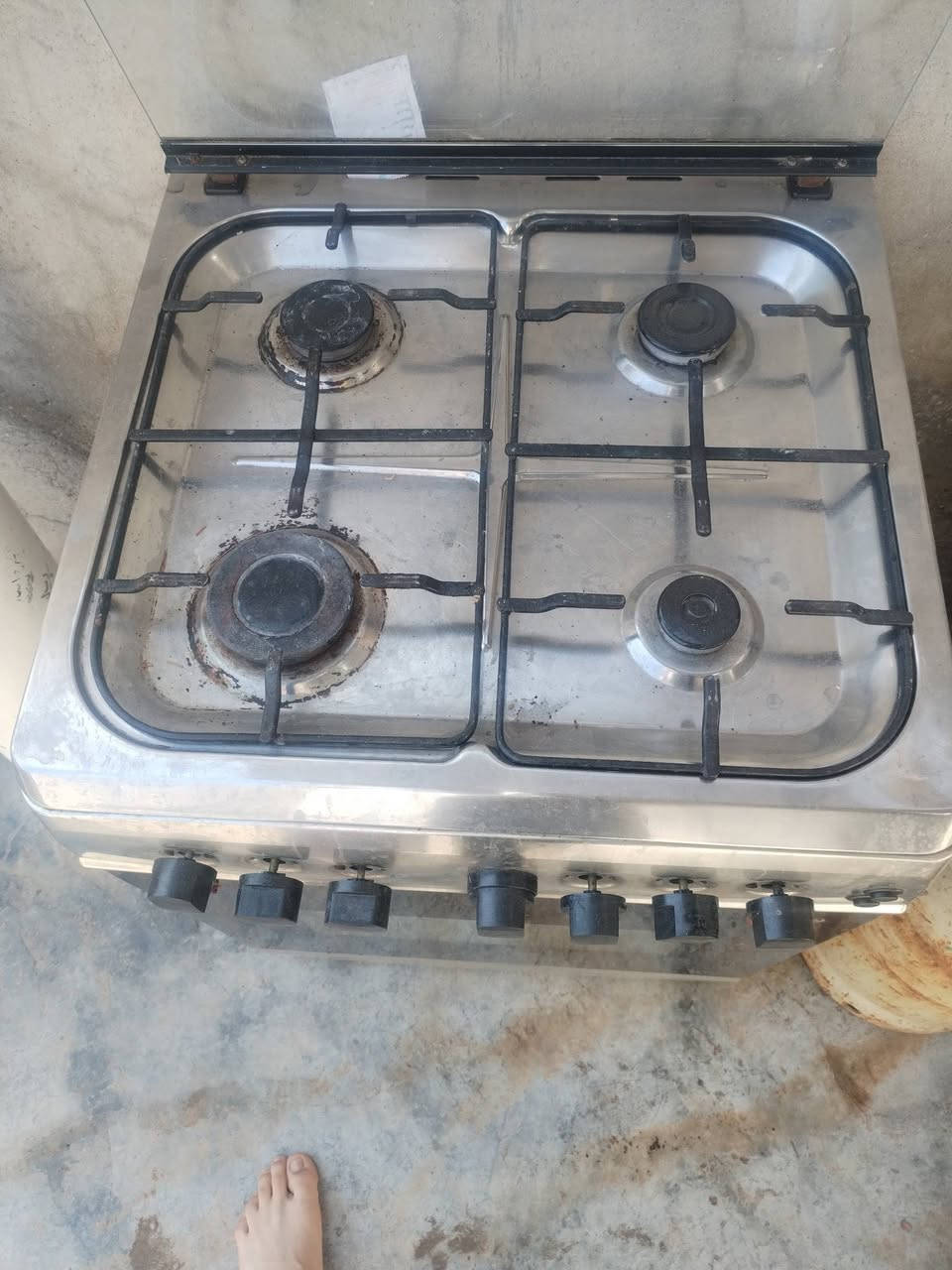 سلام عليكم
طباخ اربع. عيون. للبيع يشتغل مابيه شي فرن هم يشتغل
بيه يرادله اشويه ترتيب
للبيع. الي يريده يخابرني. 100 الف وبي مجال
***********
