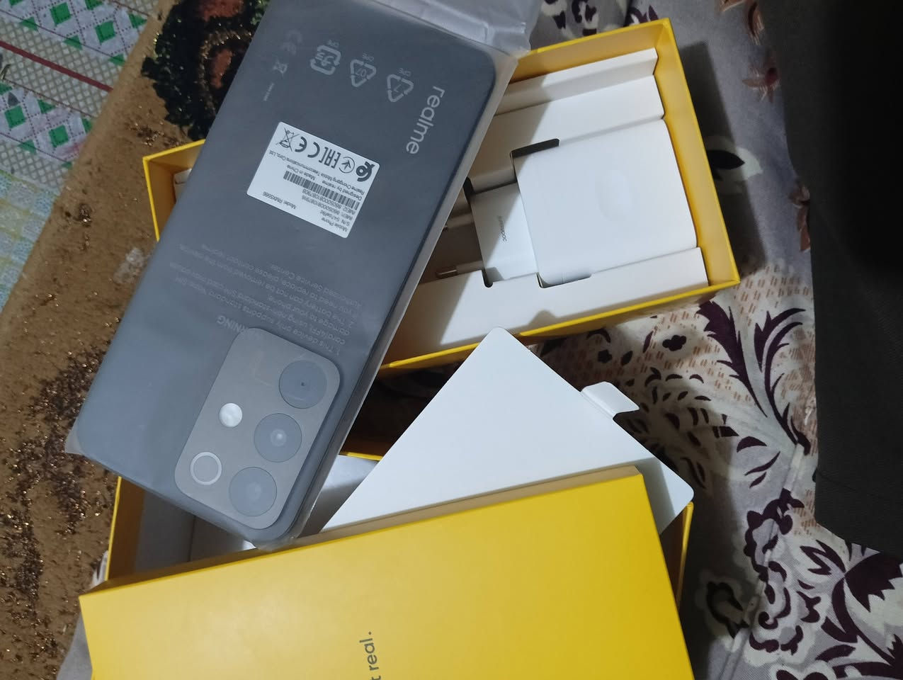 السلام عليكم
ريدمي C85

للبيع الجهاز غير مستخدم ولا دقيقه 

موصي ع غير ريدمي وجابولي هاذا بلغلط 

ذاكره 256

عشوائيه 12

مكاني بغداد ساحه عدن او الكاظميه 

للمعلومه 325 جابولياه سعره 

***********
