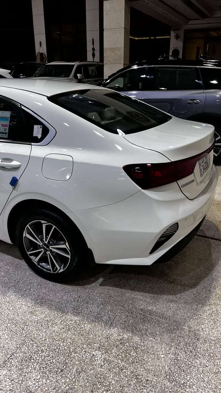 السلام عليكم
سيراتو 2024 الدوليه ام الضمان 
✈️مكينه 2000 دوش 
✈️فتحه 
✈️حساس خلفي 
✈️ داخل ابيض المرغوب 
✈️مرقم بغداد وباسمي 
✔️مكفوله من صبغ وبارد وتبديل وفتح كفاله عامه 
✔️مكانها بغداد ***********
