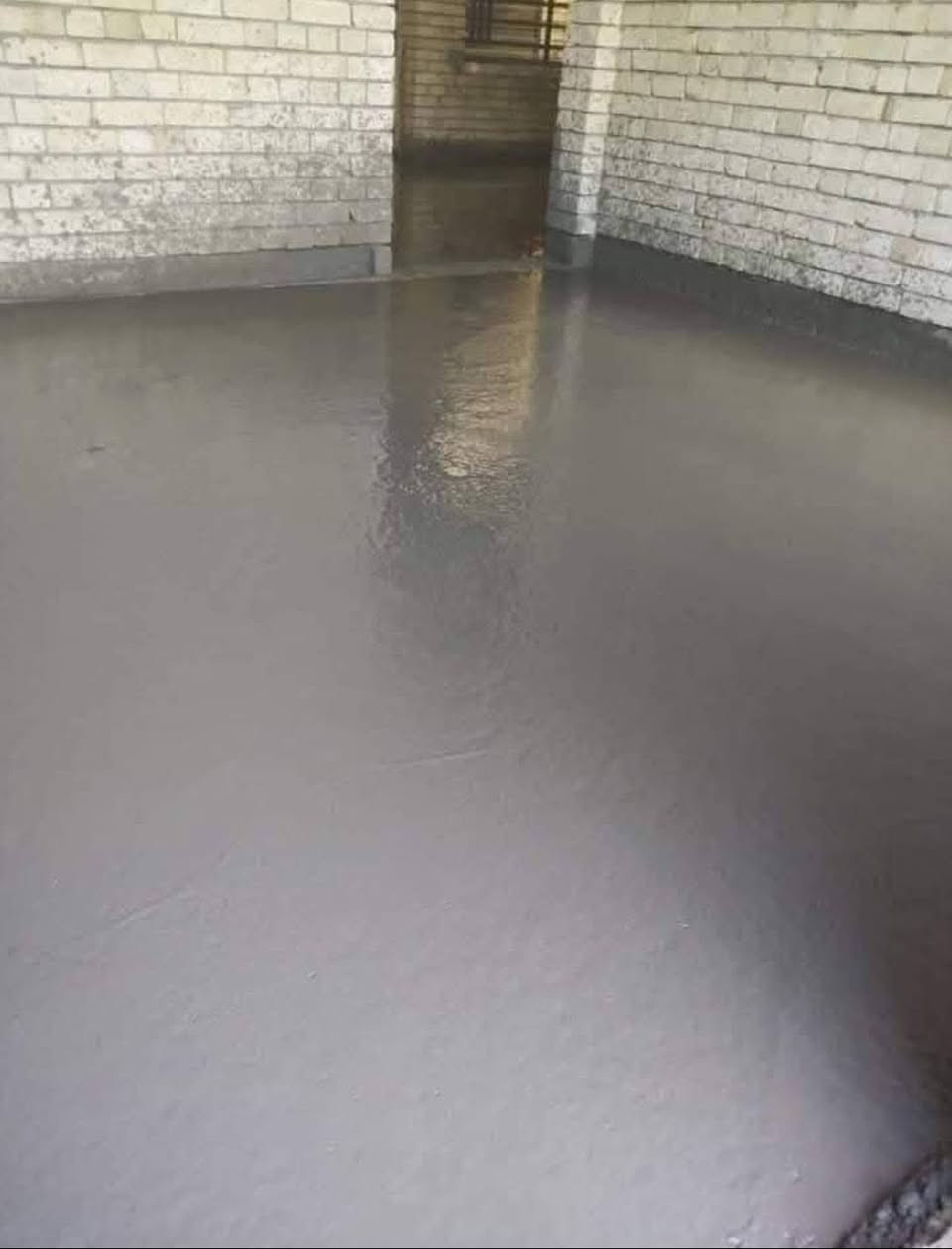 سلام عليكم شباب احنه جماعت الصب اختصاص عملنه تصليط السطوح شرط الماي بل مرزاب وختصاص عملنه ايضاً تنضيف الارضيات من الإنقاذ مع الحدل ورش المبيد والصب داخل البصرة***********
