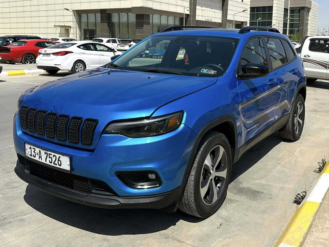 جيب شيروكي  Jeep chrokee 2022 Limited
حادثها تبديل بنيد فقط وسونارها موجود بالمنشور 
 تخم تاير جديد  بأسمي رقم رباعي مميز 

 محرك 6 سلندر 3200 عداد المسافة 45 الف ميل
 كشنات جلد تحكم كهرباء جهتين
 شاشة كبيرة 
 سستم صوت متكامل
 بصمة 2 باب  + خزن ميموري 
هيترات بالمري هيتر بالستيرن هيتر بالكشن
 رادار جانبي  نقاط عمياء 
اربع انظمة قيادة
 اضائه ترحيب بالمري
 
السعر ‼️ علق بتم يجيك السعر بالخاص ‼️

***********
