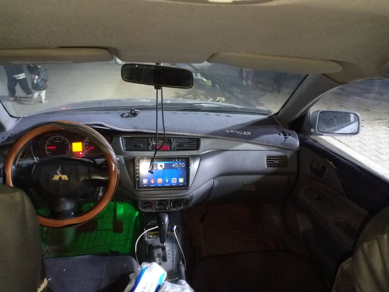 السلام عليكم لانسر 20011 حره
الضرر عرقجين قماره امبدل ولغد صفحه الايمن امبدل 
محرك 2000 امجفت استندر قبل 3 ايام 
تبريد شغال 
مصبوغه عام 
الكشر جارد 
السعر 58 وبيه مجال للطيبين 
***********
غير متواجد على الفيس
