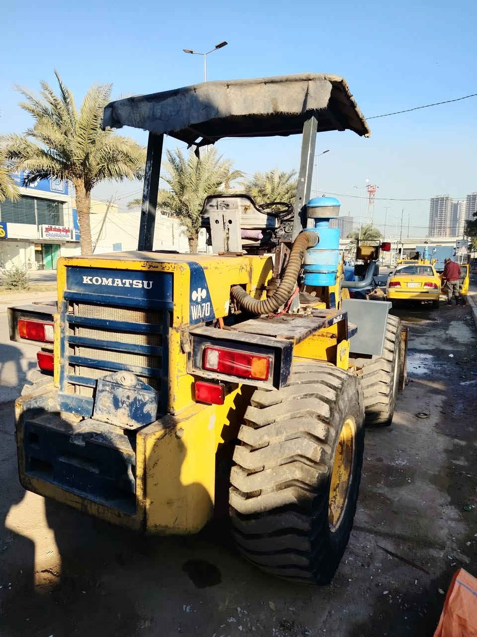 السلام عليكم شفل كوماستو للبيع
   موديل 2009 مداور ثاني يوم 
ماكينه لا تنقيص ولا تبخير جديده تقم تاير
 شفل نظيف المكان بغداد الوشاش
رقم الموبايل  ***********
