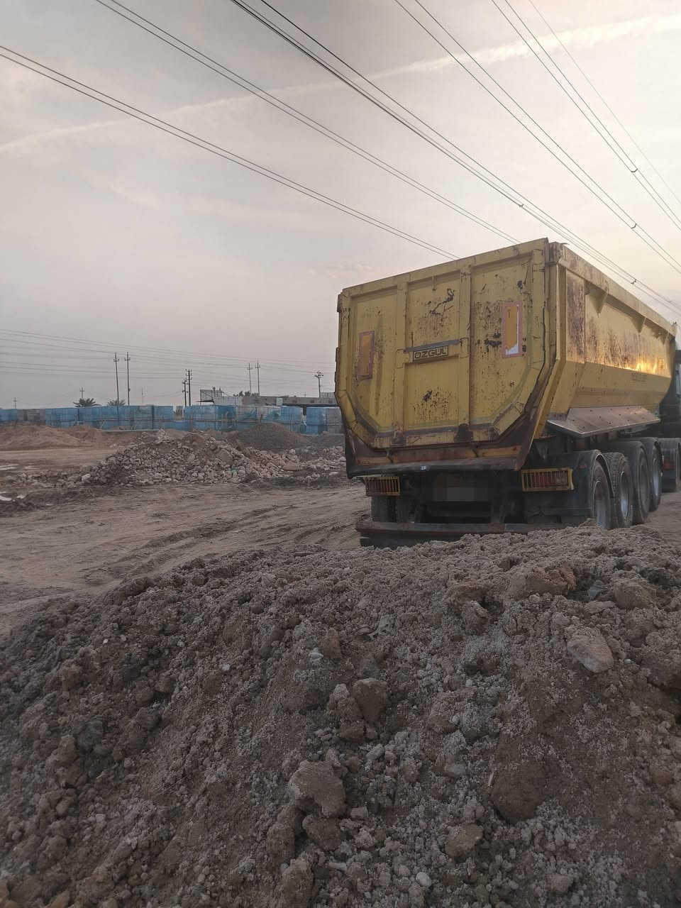 السلام عليكم عربانه تركيه ٤ محاور چوبلس ٢ رفاع ٢ ثابت ذرعه ٣٣ متر دنكير ١٦ المنشئ تركي ***********،،***********
