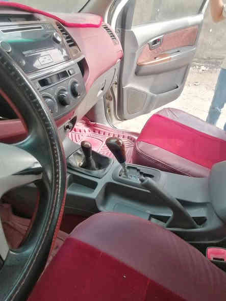 تويوتا هيلوكس فور ويل موديل ١٤ بغداد اوتماتيك مكفولة من الصبغ بيهة بارد تحت البك لايت الخلفي السعر ٢٣٥ وبيهة مجال مكان السيارة بغداد الغزالية رقم صاحب السيارة ***********
