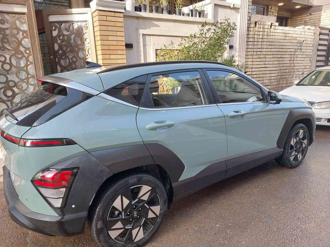 سلام عليكم كونا وارد كوري موديل ٢٣ هايبرد بغداد بسمي ماشيه ١٨ الف مكفوله من الصبغ بيهه بارد قليل بل الباب الجنطه الوره سعر ١٤٨ مكان بغداد حي الجوادين هاتف 
***********
*********** أبو علي
