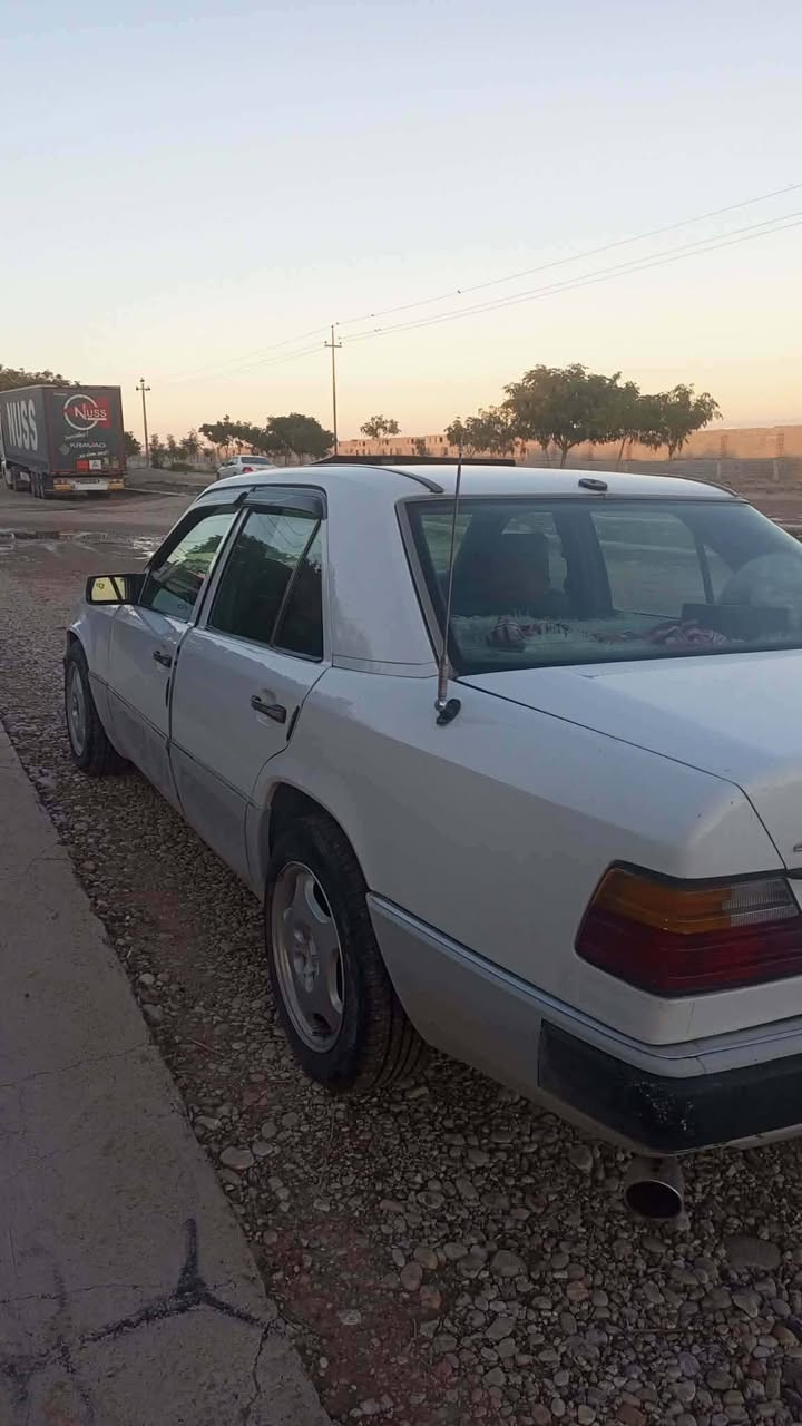 سلام عليكم مارسدس للبيع موديل 91 رقم ولسنوية كلة جديد بشرط تحويل وغرامات بيها قطعتين صبغ گير ومحرك شرط بطة اثنين ونص قاعده دبل وحدة طاكة ومصلحة ألسعر 45 وبيها مجال... مگان سيارة كلار.. رقم الهاتف ***********وأتساب متوفر
