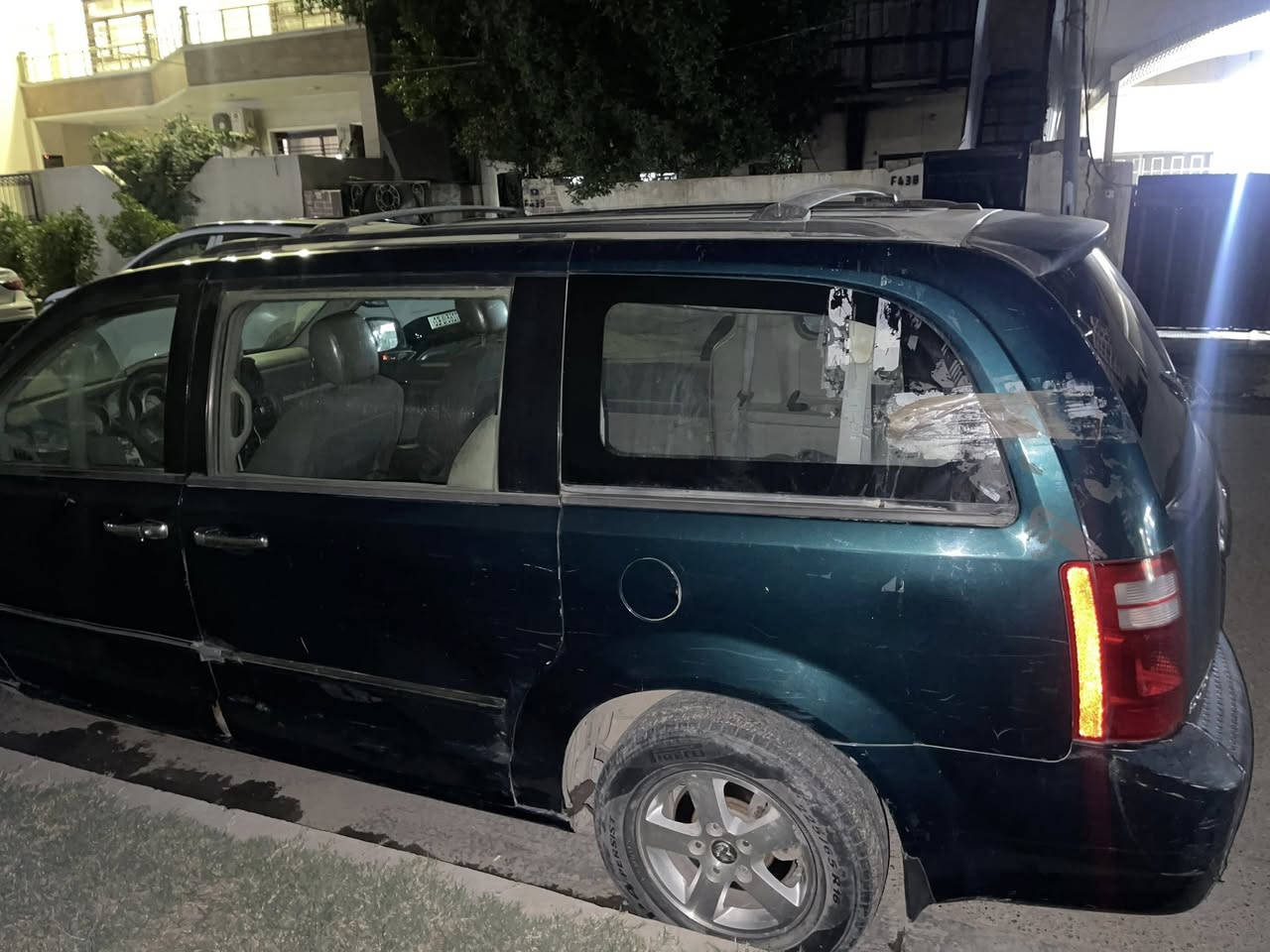 � للبيع او المراوس – دوج  كراند كرفان  🚘

🔹 اللون: اخضر

🔹 المواصفات: SXT
 

🔹 الرقم:  بغداد 

🔹 السنوية: باسمي أنا المالك 

موديل 2009 المرغوب 

محرك 3800  V6

المواصفات :

✅ تبريد ثلاث قطع

✅ أبواب كهرباء ( الماطور بي مشكلة يتصلح ب ٥٠ الف ) 

✅ كشنات منفصل رئاسي 

✅ كشنات  كهرباء

✅ فرس وسطي أرضي

✅شاشة اعطال 

✅تشغيل عن بعد 

السيارة يحتاجلها حداديات وشوية نقوصات 
حادثها من امريكا فقط جاملغ امامي مبدل بدون شاصي بدون لغد 

وبالعراق بيها طخة باب السايق وشوية طخات بسيطة 

كير ومكينة جدد 

المكان بغداد 

📍 العنوان: بغداد 

📞 للتواصل والاتصال

***********
