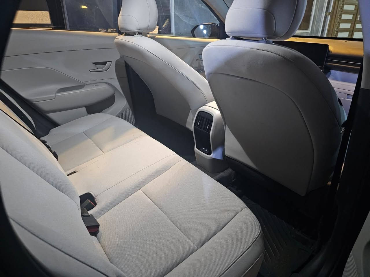 ماشية 28 الف كيلو
رقم بغداد دولي 
محرك 2000 دوش 
حساس امامي خلفي 
وضعيات قيادة ثلاثي 
ستيرن جلد حياكة
تبريد قطعتين 
تحكم جهتين ستيرن 
شاشة كبيرة 
كاميرا دوارة 
ابل كار بلي 
اشارة بالمري مع الشفط 
لايت زنون مع لايت عند الاستدارة 
بصمة تشغيل
السعر 223$ مع المجال البسيط جدا
الاتصال ع الرقم
***********
