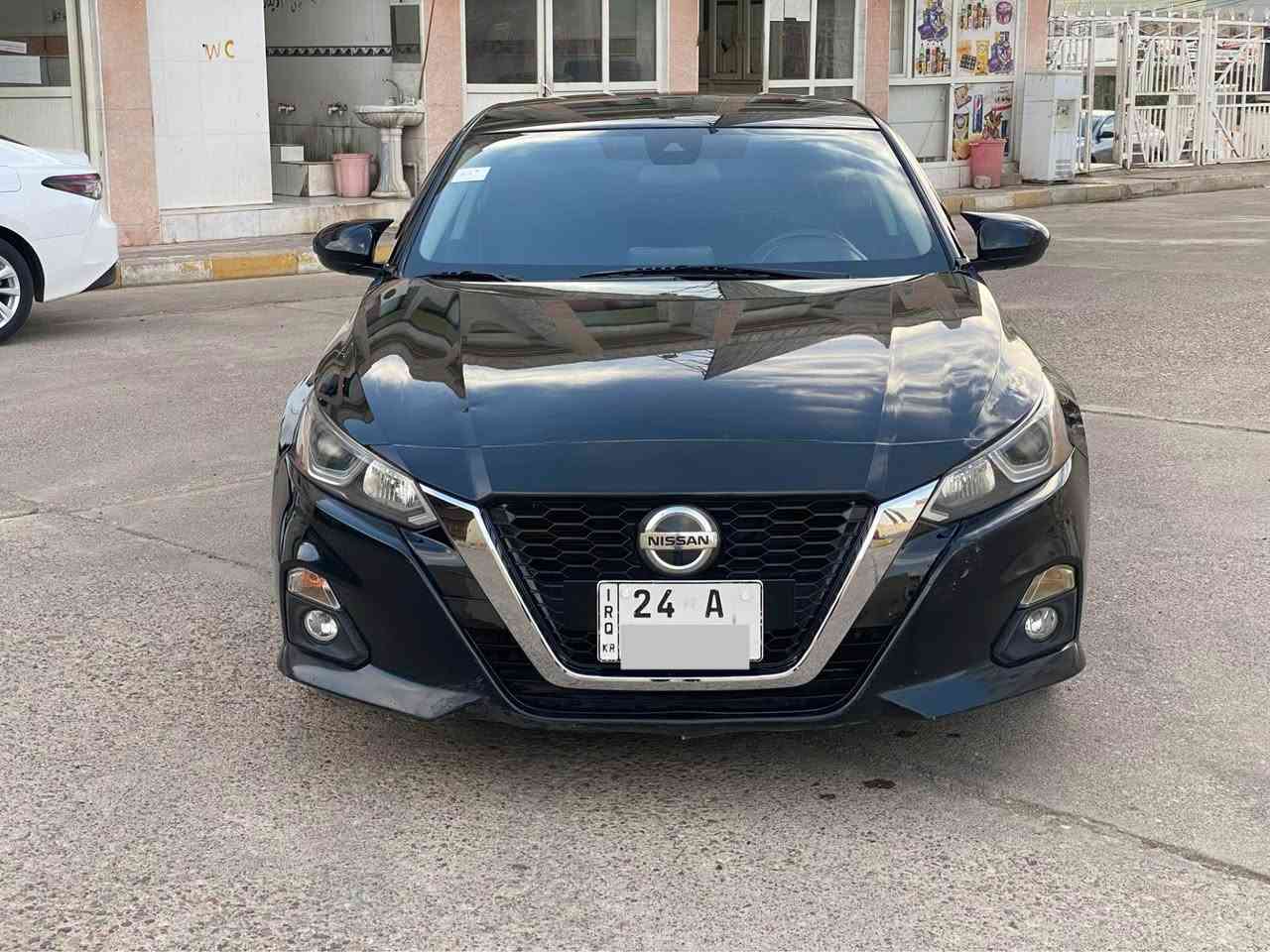 السلام عليكم 
للبيع نيسان التيما موديل 2020
رقم دهوك بسمي 
تريد تحويل وكاله حاضرين
سعر  120 ورقه 
رقم سنويه فحص وهزه كله جديد
محرك وكير وتبريد كله بشرط 
وين ماتريد افحص
محرك اربعه سلندر تنفس طبيعي المرغوب
مواصفات S معروفه
بصمه 
ابواب بصمه 
صندوق بصمه
تحديد سرعه
تشغيل عن بعد 
شاشه وكاميرا
وبعد بيها مواصفات 
سيارا بيها جاملغين خلف +باب+جاملغ امامي صبغ بدون دواخل شرط بجم كبس رقم شاصي موجود مع صور الاستفسار اكثر على خاص او واتساب عندي فيديو مصور سيارا كامله كلشي واضح بيها شراي يجي خاص ادزله سيارا احلى من صور سيارا نظيفه مابيها مصرف 
ارباكات كله سليم شركه 
هاتف اسيا *********** واتساب
هاتف كورك *********** واتساب
هاتف كورك *********** واتساب
عنوان سياره قضاء عقرة بعيده عن اربيل وموصل ساعه دهوك, العراق
