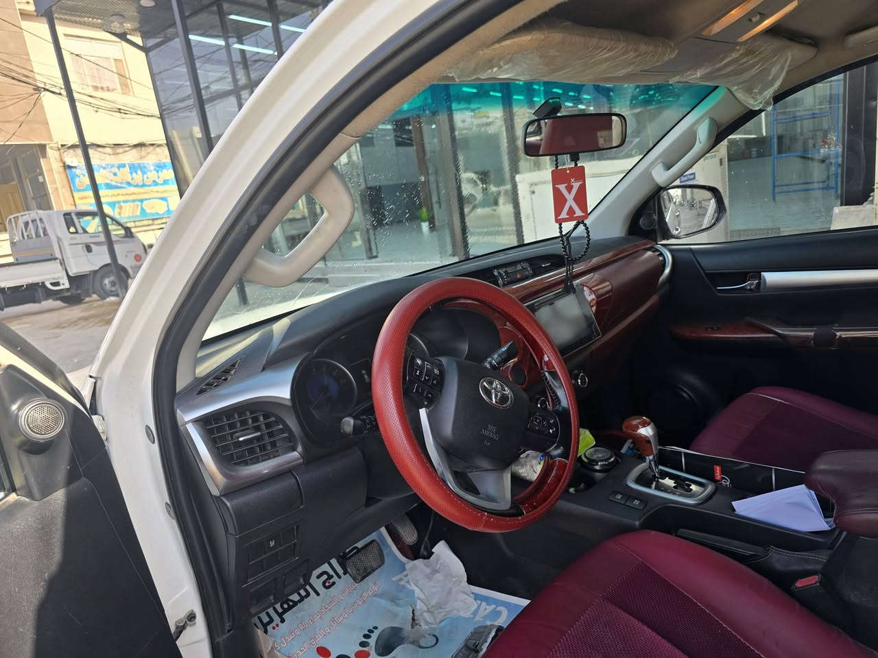 السلام عليكم
هايلوكس فورويل 2017

 ماشيه 130 الف  تبريد خلفي كامره  درع امامي  تخم تاير حداديه جديده تبريد ثلج تدفئة شغاله كهربائيات فول محرك جديده ما مفتوح رقمه بغداد مشروع وطني سنويه مجدده سعره 245 وبيه مجال

***********
