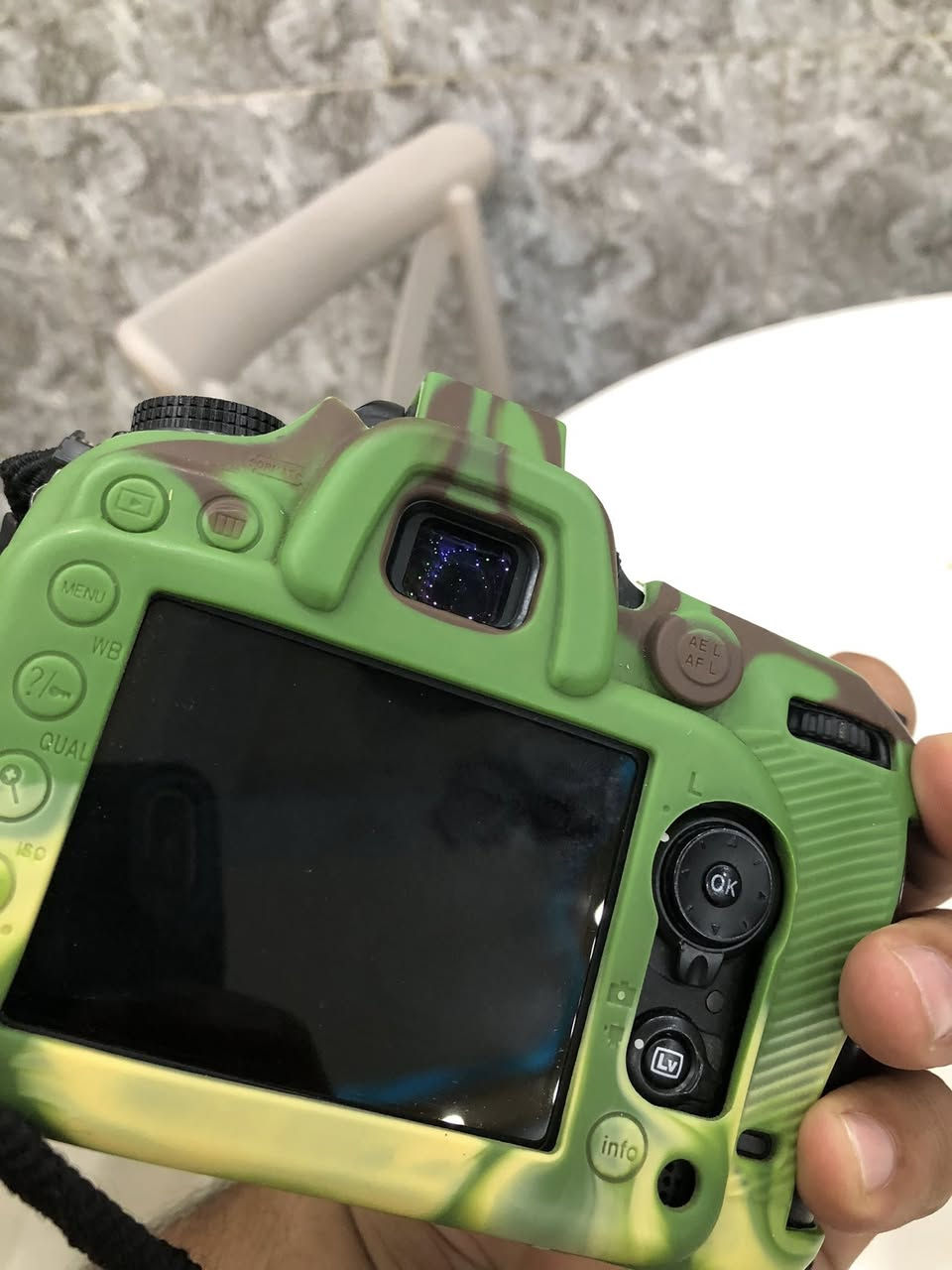 السلام عليكم للبيع كامرا نيكون 7200 السعر 500 الف فقط بدي
يوجد عدسة نيكور 55-300 سعر 250 الف 

يوجد عدسة توكينا وايد انكل واسعه فتحه عدسه 2.8 الاصليه 

السعر 300 الف تواصل *********** اسعار ثابته
