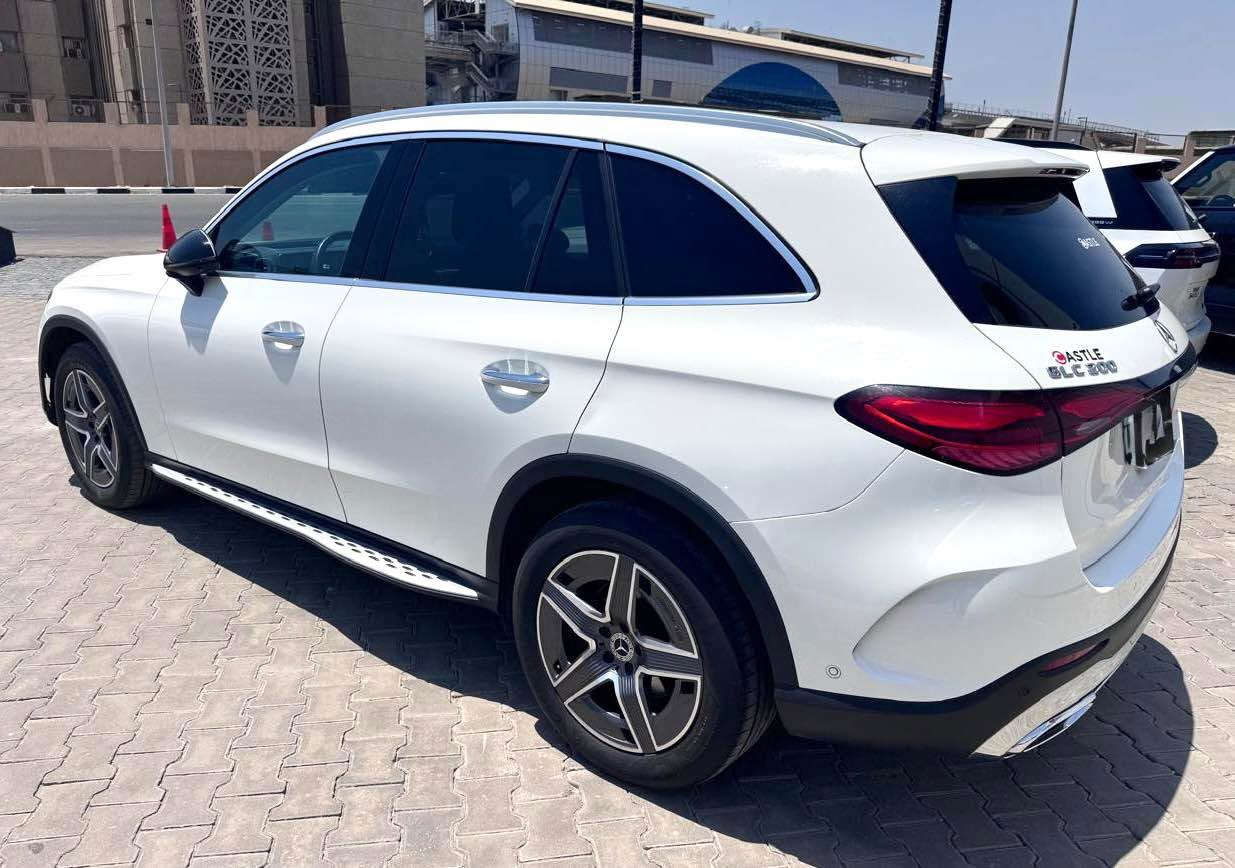مرسيدس GLC 200 دفع روباعي 
موديل 2023 موصفات اوروبيه 
عداد ؛ 90,000 km صيانات توكيل 
جنوط مقاس 19 AMG 
يوجد حمايه كامله للعربيه Pro Sign 
كامله كل حاجه بفضل الله معاينه الشيخ ذايد 
للاستعلام فون او وتس مالك اول من زيرو وليست معرض
01009264998
01118846597 السادس من اكتوبر, الجيزة


**إذا كنت صاحب هذا الإعلان وتريد حذفه لأي سبب، رجاءا أرسل رسالة إلى الدعم الفني**