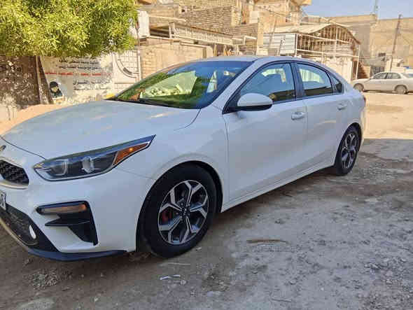 السلام عليكم كيه فورتي مديل 2019وارد أمريكي صور الحادث منشورة السيارة جديدة وجاهز مكينة وكير وحداديه وصدر وتبريد وتخم تاير مكفولات مكينة 2000دوش رقم اربيل جديدة بسمي كيرAT ماشيه 65العنوان بغداد الامين الثاني رقم الهاتف ***********السعر126وبي مجال شي بسيط
