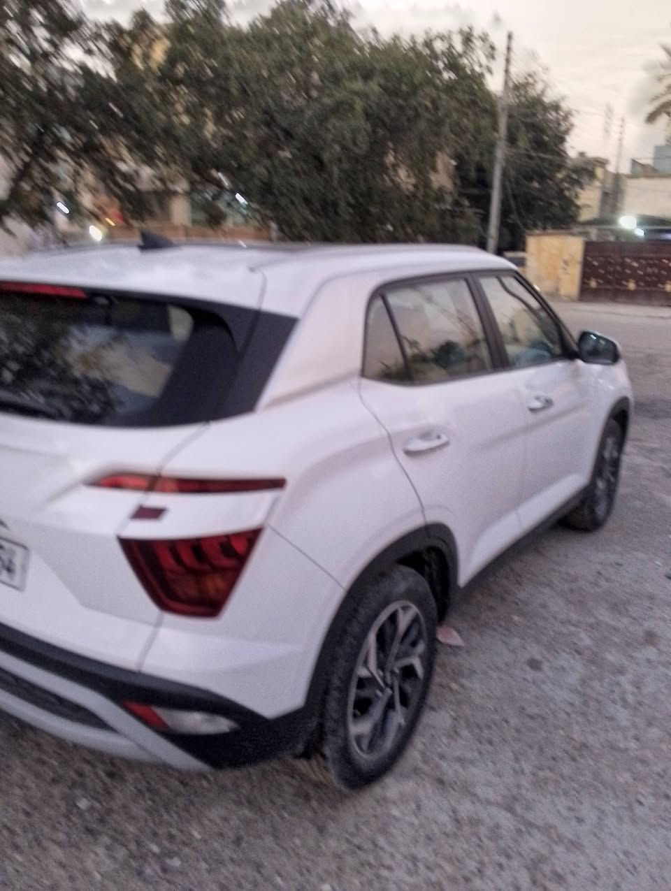 السلام عليكم هو نداي كريتا موديل 2023رقم بغداد مكان السياره البياع او حي العدل رقم ***********السعر155 بها مجال قليل
